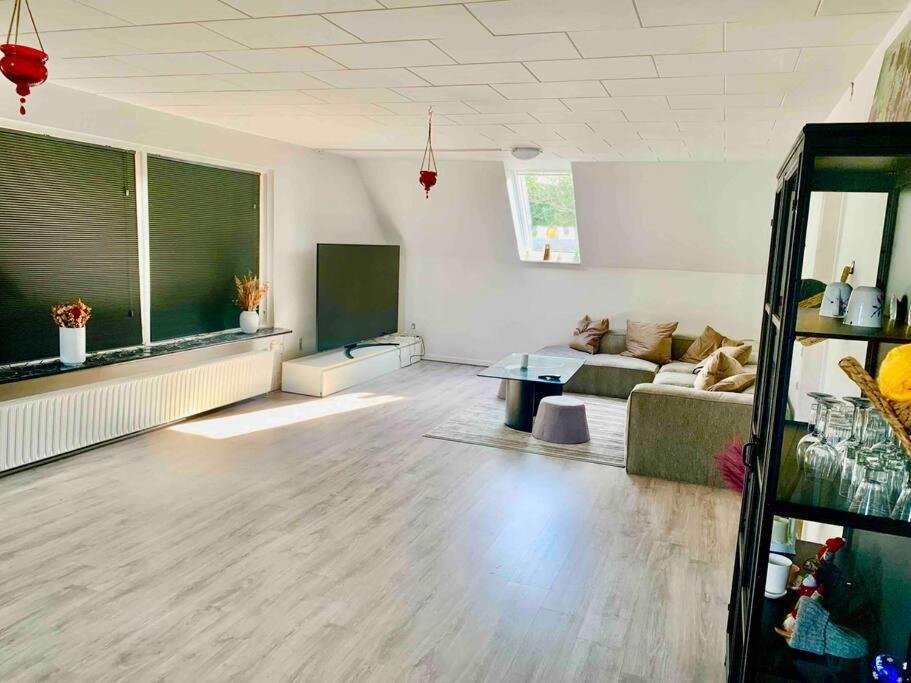 Big Villa In Stege Near Mons Klint With Trampolin Exterior photo